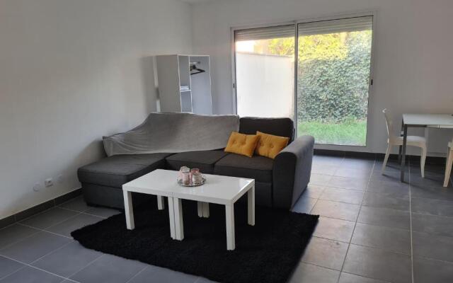 Grand studio avec jardin au calme