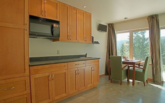 Bowen Island Hideaway