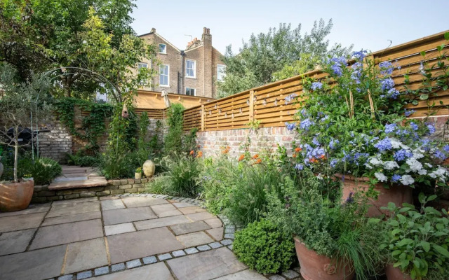 Willes Road II by Onefinestay