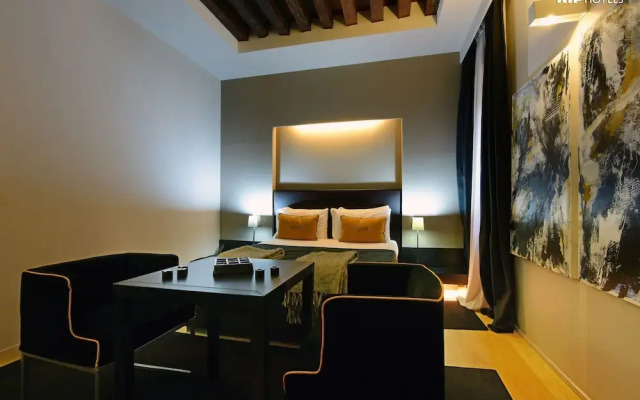 The Charming House DD724