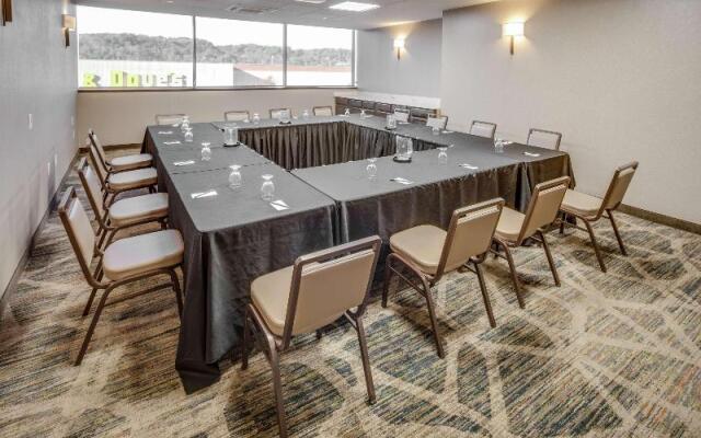 Pullman Plaza Hotel