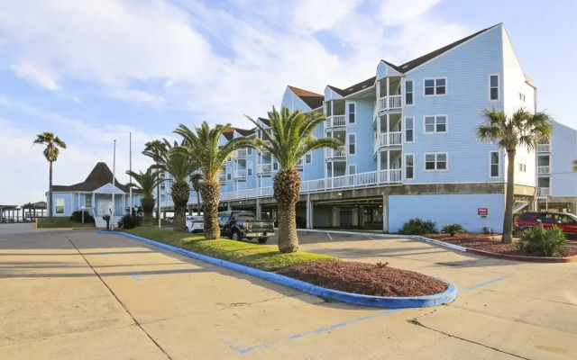 Seascape 2107 1 Bedroom Condo by RedAwning