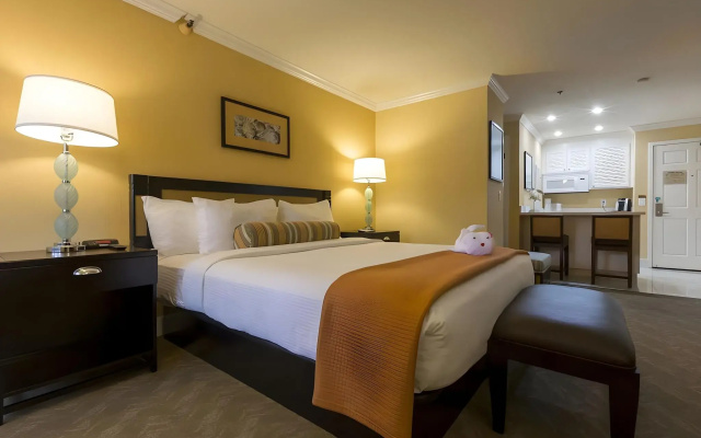 Carlsbad Inn Beach Resort