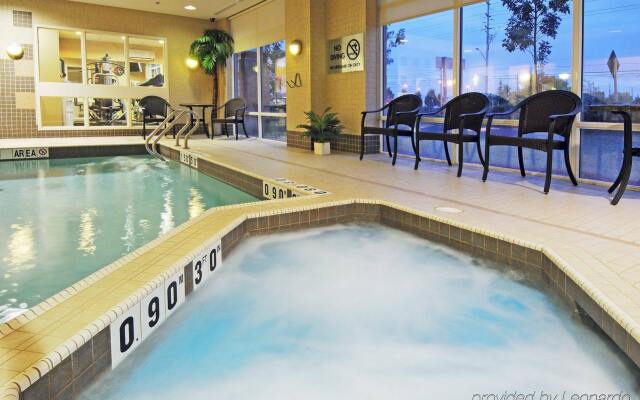 Holiday Inn Express & Suites Brampton by IHG
