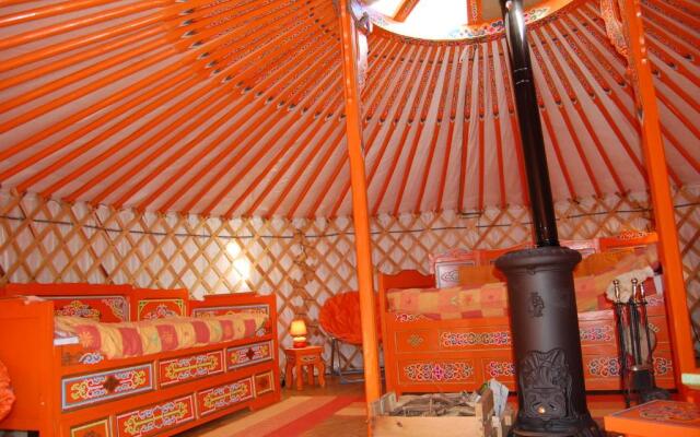 Maison Mariposa - Chambres d'Hôtes et Yourtes