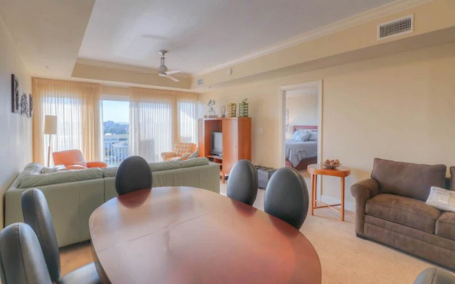 Harbor Landing B0402