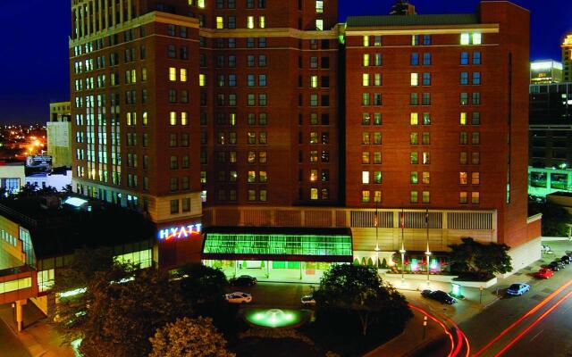 Hyatt Regency Buffalo / Hotel and Conference Center