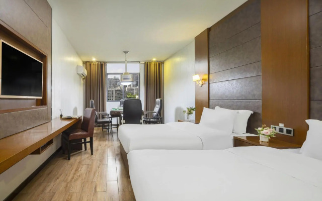 Golden Holiday Hotel