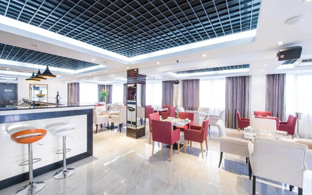 Palms Hotel