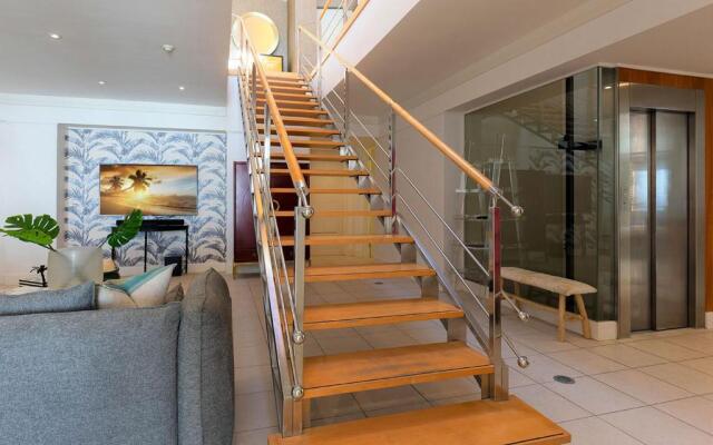 Clifton YOLO Spaces – Clifton Mansion Villa