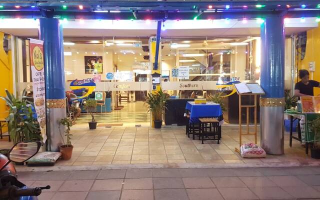 House of Wing Chun Theme Hotel and Restaurant