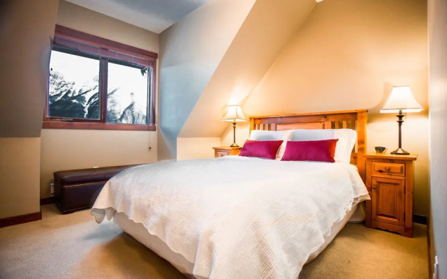 Beautiful Peak Vista - 2BR w Stunning Mt Views