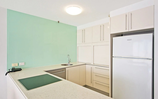 Surfers International Apartments Resort