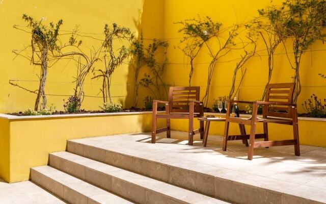 Modern Terrace Apartment Rentexperience