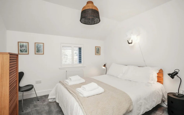 27 Strathtay Lodges