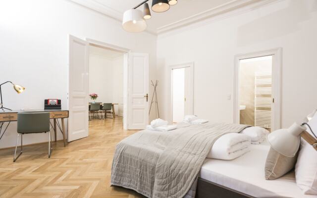 Senator Suite Stephansplatz by Welcome2Vienna