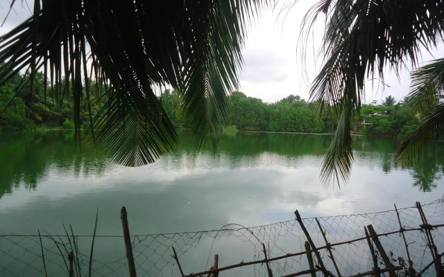 Lake view cabana Restaurant