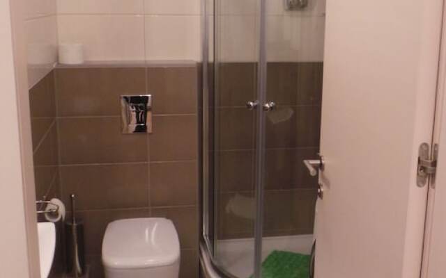 App One A. Trnjanska Cesta 63 Zagreb