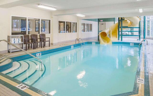 Comfort Inn & Suites University