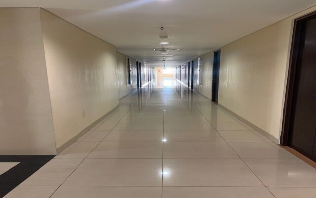 Capital O 93636 La Grande Apartment By UJM