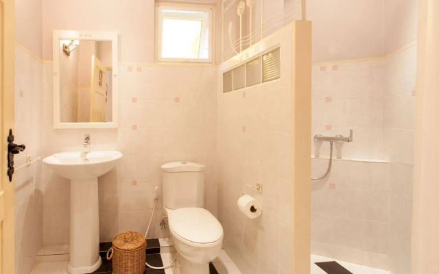 The Heritage House & Garden