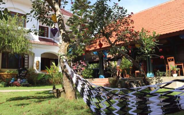 Under The Coconut Tree Old Town Hostel