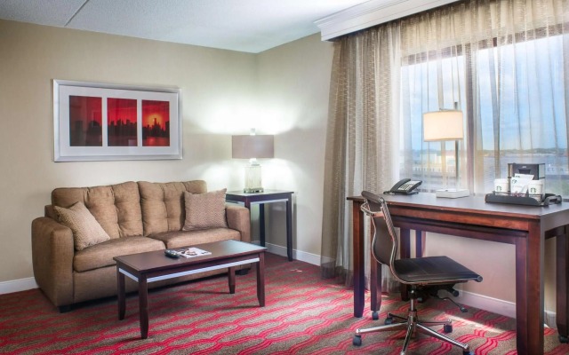 DoubleTree by Hilton New York LaGuardia Airport