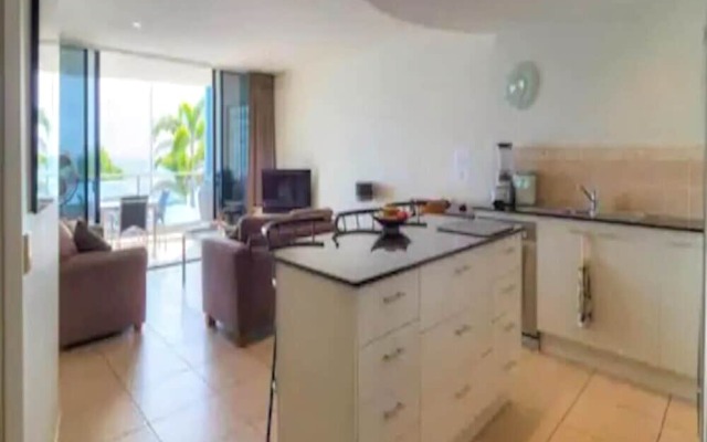 1 Bedroom Apt, Ocean View, Urangan,