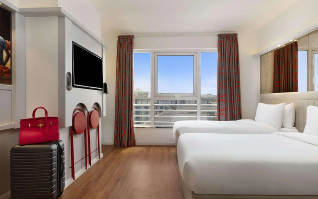 Triton Hotel