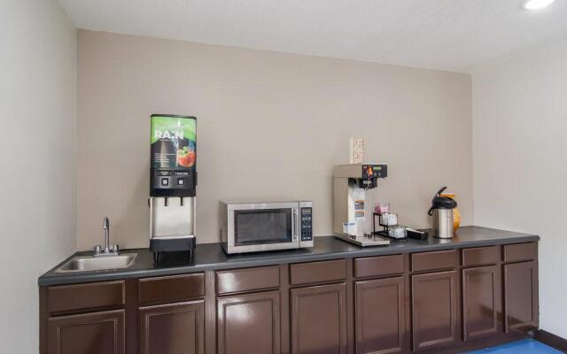 Red Roof Inn Darien - I-95/ North Brunswick