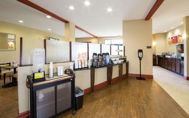 Comfort Suites Airport South