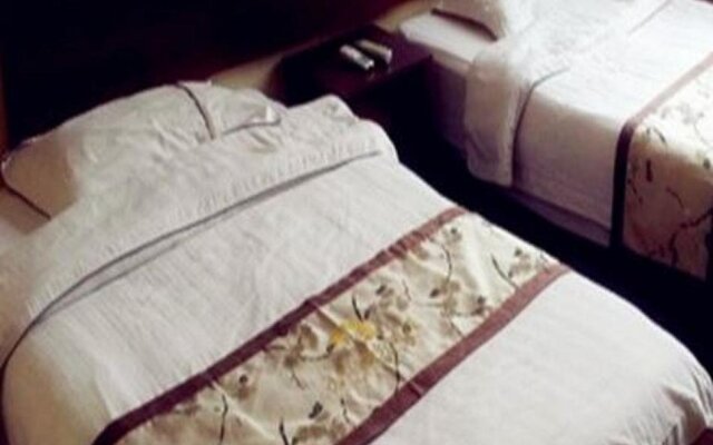Fuyang Funan Yixuan Business Hotel