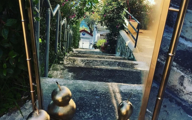 Daskalio Resort Adamis