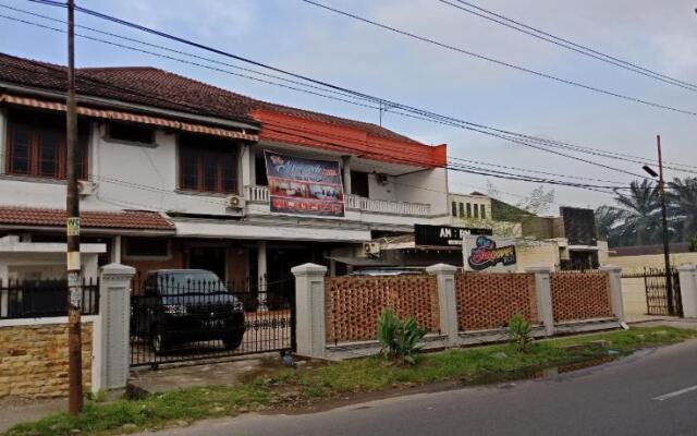 OYO 2777 Sleepover Sei Serayu