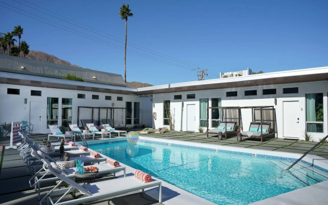 The Wesley by AvantStay – Mid-Century Modern Oasis with Pool