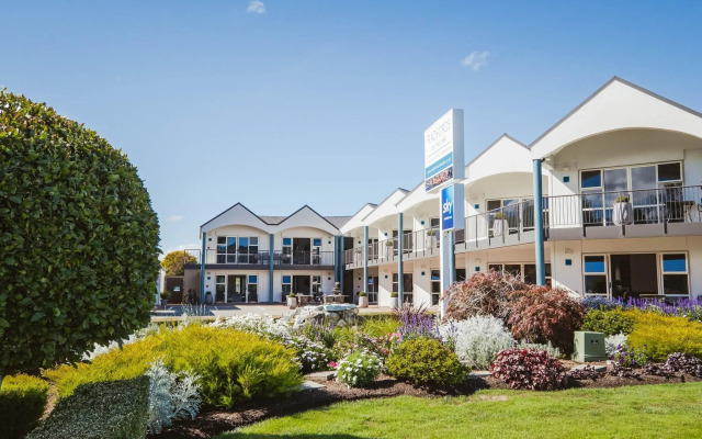 Radfords on the Lake