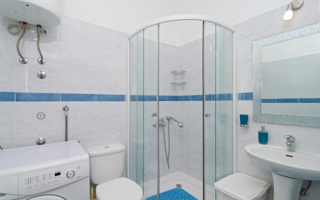 Nice Home in Kastel Kambelovac With Wifi and 3 Bedrooms