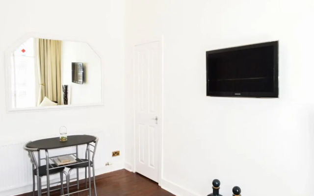 Beautiful 1 Bedroom Flat in Old Town