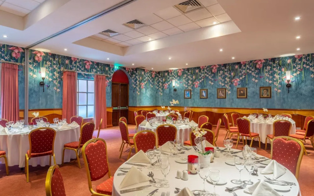 Dooley's Hotel