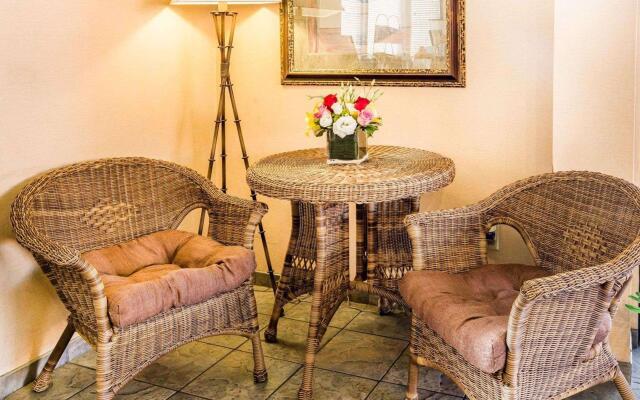 California Inn and Suites Bakersfield