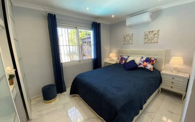 Villa With Pool, Walk to Beach, Restaurants, Shops