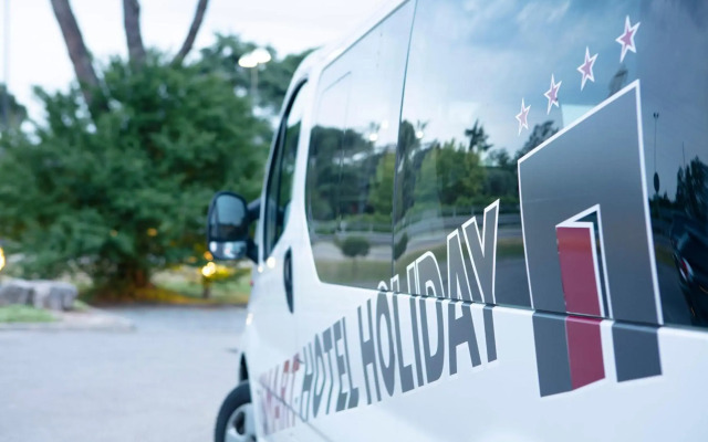 Smart Hotel Holiday