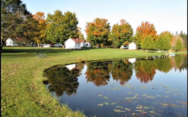 Eden Village Motel & Cottages