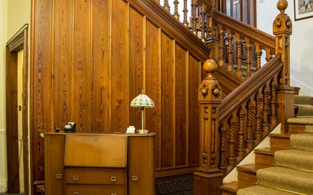Cluny Bank Hotel