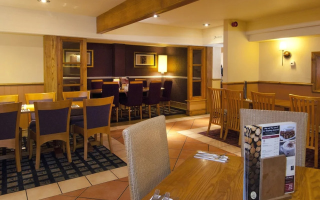 Premier Inn Christchurch / Highcliffe