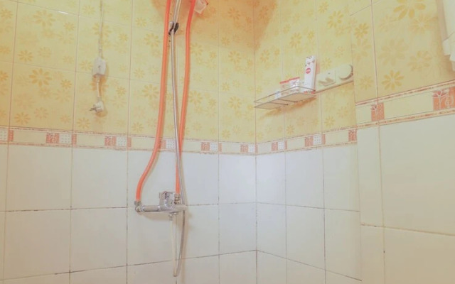 OYO 744 Cibubur Village Apartment