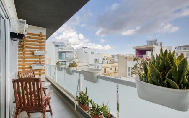 NGH12 - Lovely, spacious 2 bedroom apartment.