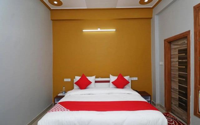 OYO 28244 Hotel The Green Town