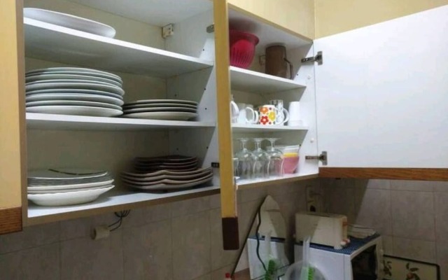 "entire Cozy Three Bedroom Apartment in Bruxelles"