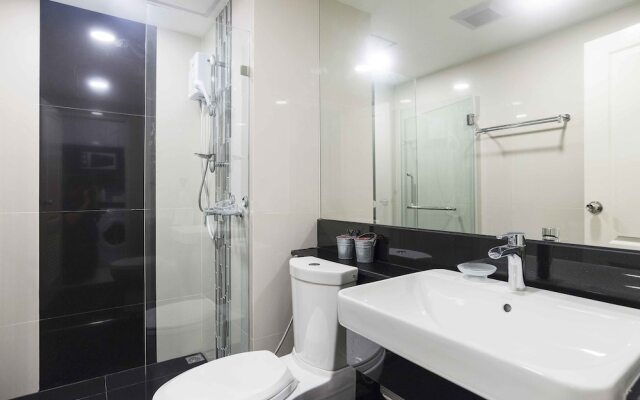Bangkok Feliz Sathorn-Taksin By Favstay